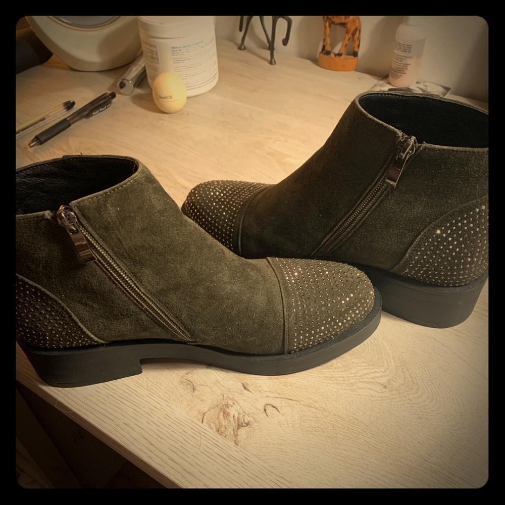 Custom Italian suede forest green boots